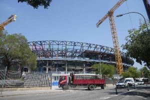 记者:巴萨可能对阵阿拉维斯重返诺坎普,初步计划容纳45000人